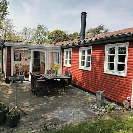 Skon Og Lys Feriebolig Ved Laekker Feriehus *