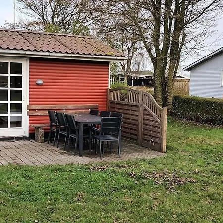 Skon Og Lys Feriebolig Ved Laekker