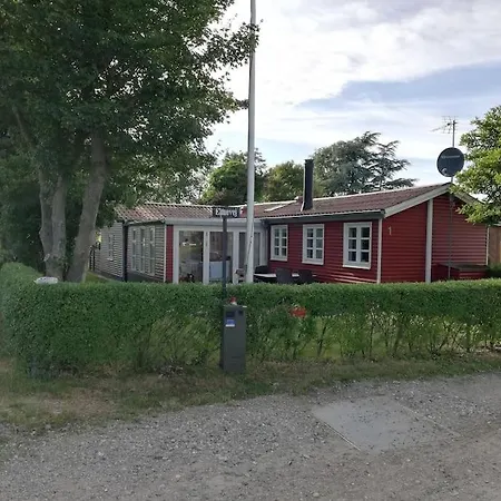 Feriehus Skon Og Lys Feriebolig Ved Laekker *
